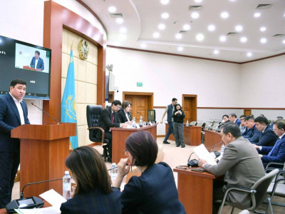 «Қаза тапқандардың отбасылары сотқа бармауы керек»: Мәжілісте «AMANAT» Фракциясы жол-көлік оқиғасы кезінде сақтандыру төлемдерін екі есеге арттыруды ұсынды