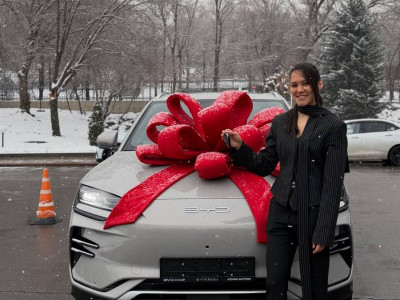 Әлем чемпионы Алуа Балқыбековаға автокөлік сыйға берілді