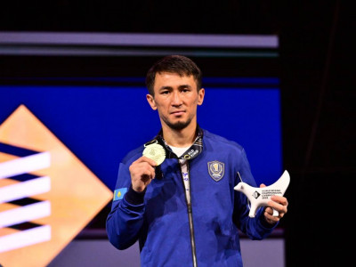 Махмұд Сабырхан «Жылдың үздік боксшысы» номинациясына ұсынылды