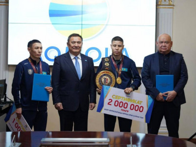 Ақмола облысының әкімі боксшыларға қаржылай сыйақы табыстады