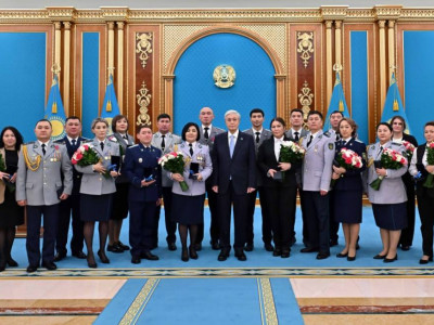 Президент құқық қорғау қызметкерлеріне пәтер кілтін табыстады