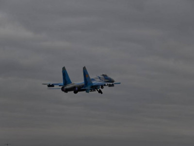 Әскери ұшақтар Бауыржан Момышұлының 115 жылдығына орай оқу-жаттығу өткізді