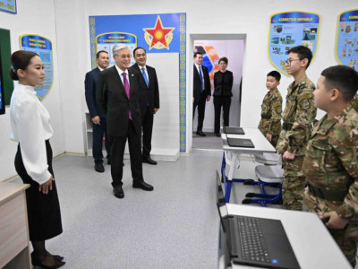 Мемлекет басшысы Тараздағы мамандандырылған әскери мектеп-интернатқа барды