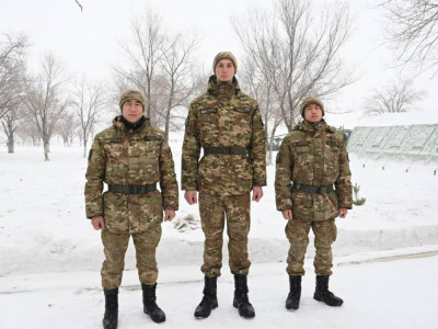 2 метр 10 сантиметр: Қазақстандағы алып сарбаз бойшаңдық қызметке кедергі еместігін дәлелдеді