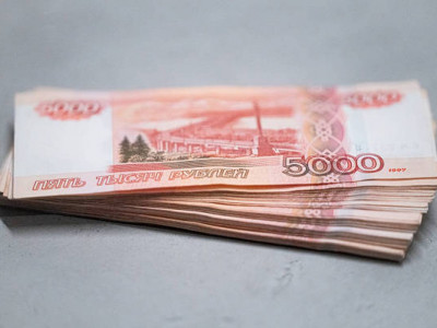 Bloomberg рубльді 2025 жылғы ең күшті валюта деп таныды