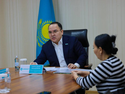 Дәулет Кәрібек қоғамдық қабылдауда тұрғындардың мәселелерін тыңдады