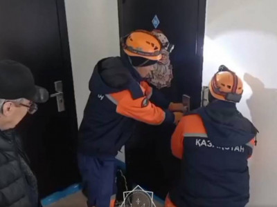 Қызылордадағы пәтерде 3 бала қамалып қалған