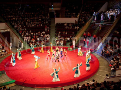 Алматыда цирк шоуынан кейін аумақ қоқыс үйіндісіне айналған (ВИДЕО)