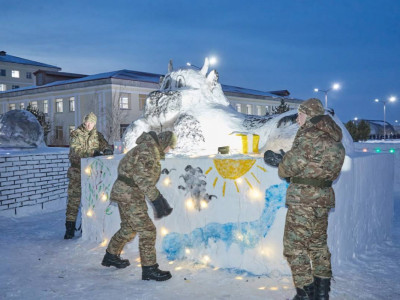 Астанада Ұлттық ұлан ерекше мұз қалашық жасады