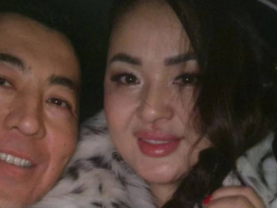 Мөлдір Мұқан бейтаныс еркекпен көзге түсті