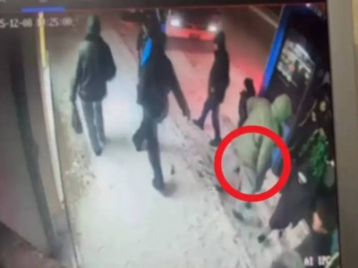 Астанада автобусқа мінген оқушы қызды шетел азаматы тонаған