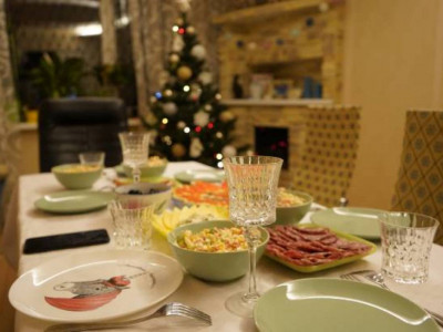 Жаңа жыл дастарханынан қалған қандай тағамды ертеңіне жеуге болмайды