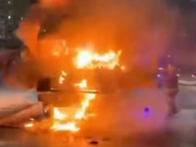 Астанада жүк көлігі өртке оранды