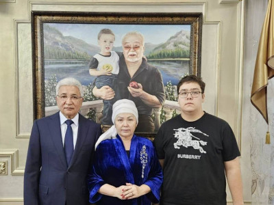 Иманғали Тасмағанбетов марқұм Асанәлі Әшімовтың шаңырағына арнайы барды