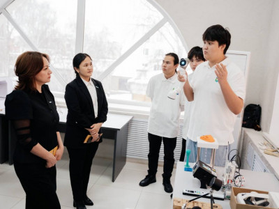 Мәжіліс депутаты Оралдағы Batys Hub инновациялық орталығын аралады