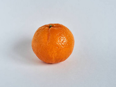 "Бәстескен": 20 жастағы қыз бүтін бір мандаринді жұтып, өлім аузынан қалды