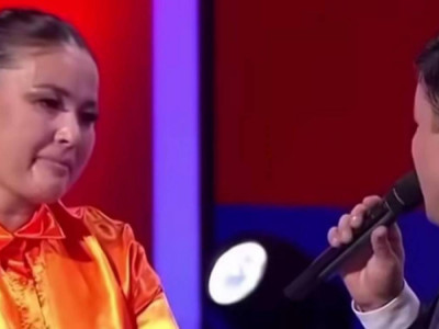 «Мен сені сүйемін»: Тұрсынбек Қабатовтың Мөлдір Мұқановаға сезімін білдірген видеосы қызу талқыланып жатыр
