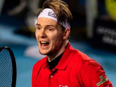 Александр Бублик Гонконг турнирінің чемпионы атанды