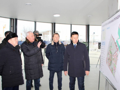 Депутаттар Қызылордадағы такси қызметін және Президенттік саябақты қайта құру барысын тексерді