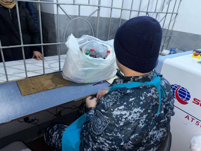 Астанадағы тергеу изоляторына тыйым салынған заттар өткізілмек болған
