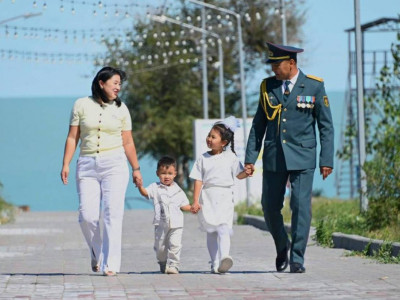 Жалақы, баспана және білім: 2025 жылы әскери қызметкерлерге қандай әлеуметтік қолдау көрсетілді?