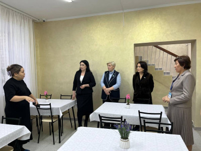 Депутаттар Көкшетаудағы аутизммен ауыратын балаларды қолдау орталығына барды