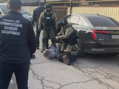 Алматыда мереке кезінде пәтер тонады деген күдікпен 3 адам ұсталды