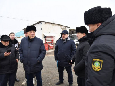 Мәжіліс депутаттары Атыраудағы Жағалау күзеті дивизионының жеке құрамымен кездесті