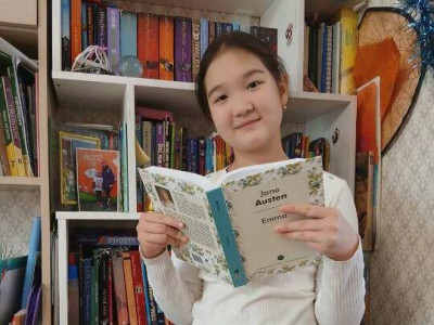 Астанада 11 жастағы оқушы төрт тілде 853 кітап оқыған