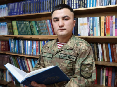 Ұлттық ұланның полиглот сарбазы жеті тілде еркін сөйлейді