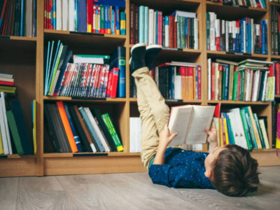 Экран орнына кітап оқыту баланың тілін дамытады – ғалымдар