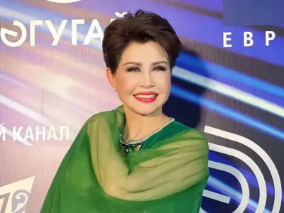 Роза Рымбаева көптен күткен жаңалығымен бөлісті