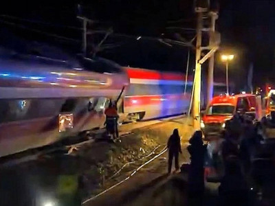 Испанияда екі пойыз соқтығысып, 21 адам қаза тапты