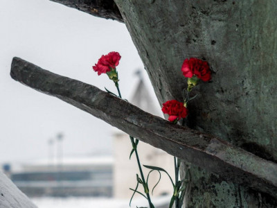 Виктор Цойдың бейітінің жанынан әйел адамның мәйіті табылды
