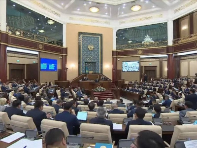 Депутаттар саны 145 болуға тиіс: Президент бір палаталы Парламентті «Құрылтай» деп атауды ұсынды