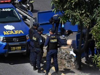 Гватемала түрмесіндегі бүліктен кейін 8 полицей көз жұмды