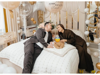 "Осы сәтті 10 жыл күттім": Блогер "Колобок" жалғыз ұлына ән арнады (ВИДЕО)