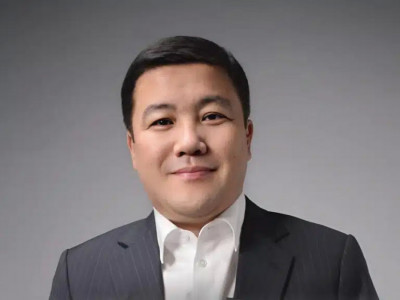 "Тұрсынбек қартайыпты": Танымал әзілкештің әйелі күйеуінің неліктен егде көрінетінін айтты