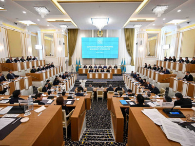 Конституциялық реформалар жөніндегі комиссияның алғашқы отырысы басталды