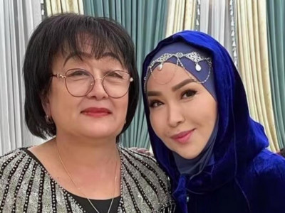 «Шешемді «шеше» демеген адаммын»: Айнұр Тұрсынбаева өкінішін айтты (ВИДЕО)