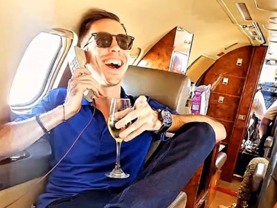 Әлемді тегін аралаған: Канада азаматы 4 жыл бойы өзін ұшқышпын деп алдап келген