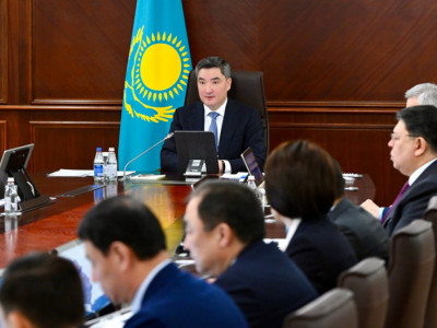 "Бұл іске немқұрайлы қарауға болмайды": Олжас Бектенов жазға дейін туризмдегі түйткілді мәселелерді шешуді тапсырды