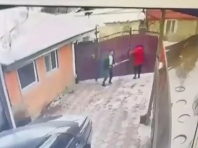 Қаскелеңде ер адам әйелі мен енесін аяусыз ұрып-соққан (ВИДЕО)