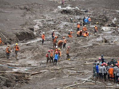Индонезияда болған сел салдарынан 48 адам қаза тапты