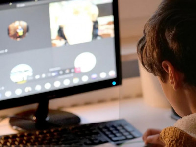 Бүгін астаналық оқушылар қашықтан оқиды