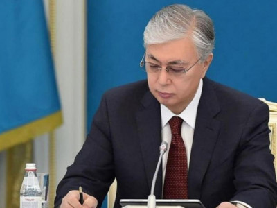 Мемлекет басшысы мектеп мұғалімі Татьяна Белоусованы құттықтады