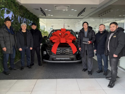 Олимпиада чемпионы Данияр Елеусіновке көлік сыйға берілді