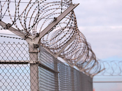 Семейде колония аумағына есірткі лақтырмақ болған азамат сотталып кетті