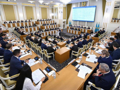 Қазақ жеріндегі мемлекеттілікті нығайту – жаңа Ата заң жобасында орын тапқан айрықша ұстаным