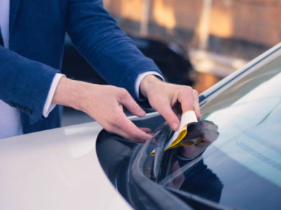 Павлодарда миллиондаған қарызы бар жүргізушінің көлігі айып тұрағына қойылды